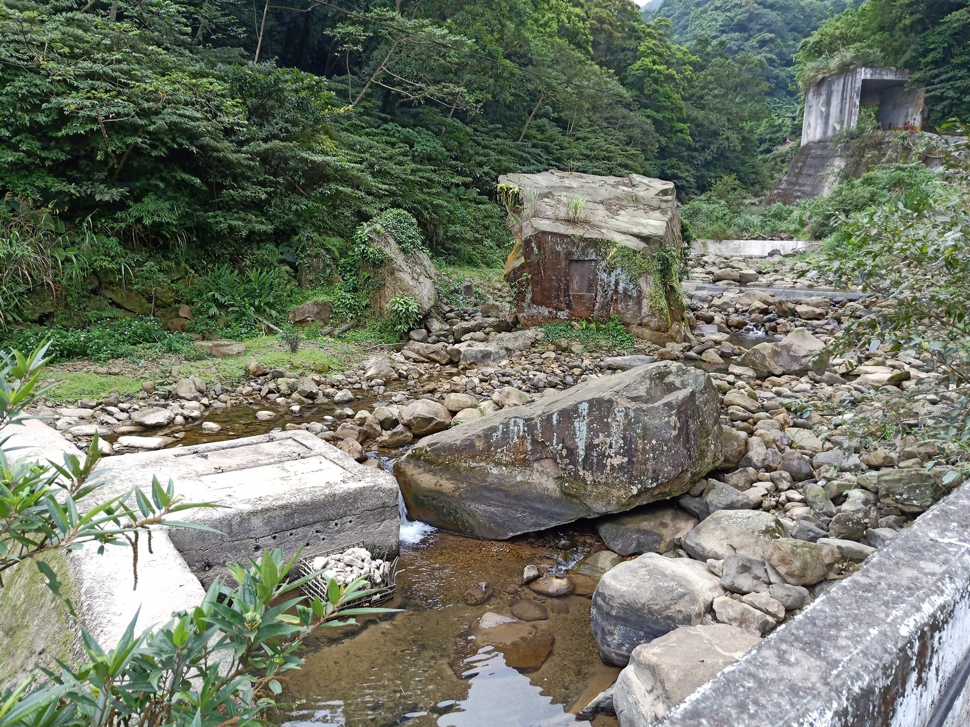汐止水道布設記碑